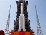 الصين تطلق 3 رواد إلى محطتها الفضائية على متن “السفينة الإلهية”