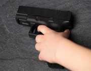 طفل يبلغ عامين في فلوريدا قتل والده برصاصة أطلقها خطأ
