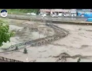 انهيار جسر بسبب الفيضانات في تركيا