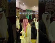 رئيس الهلال فهد بن نافل يُهنيء عبدالله الحمدان بزواجه