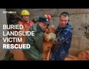 لحظة إنقاذ امرأة دفنت في انهيار أرضي في الصين