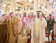 أمير الرياض بالنيابة يؤدي صلاة الميت على الأمير عبدالرحمن بن ناصر بن عبدالعزيز