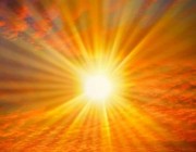 استشاري يحذر: 3 أضرار خطيرة لتكرار التعرض لأشعة الشمس في الصيف