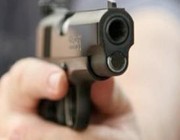 امرأة تطلق النار على “صيدلي” في “الجوف” فيسقط قتيلا.. والكشف عن سبب ارتكاب الجريمة