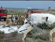 بالصور والفيديو.. تحطم طائرة ركاب في الصومال