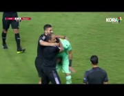 حارس مرمى مصري يغادر ملعب مباراة بعد تلقيه الهدف الخامس