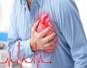 شاهد.. “طبيب” يكشف عن علامات وأعراض الإصابة بمرض القلب