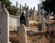 ما هي الأفعال المستحبة عند زيارة قبر الميت؟ الشيخ عبدالله المطلق يجيب