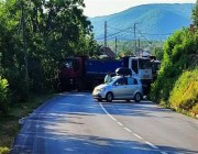 كوسوفو تغلق نقطتي عبور حدوديتين بعد قيام صرب محليين بإغلاق طرق