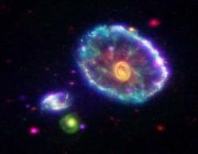 تبعد عن الأرض 500 مليون سنة ضوئية.. “جيمس ويب” يلتقط صورًا لمجرة “عجلة العربة”