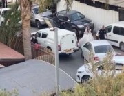 الشرطة الإسرائيلية تعتقل عروساً فلسطينية خلال موكب زفافها بدلاً من العريس.. فيديو