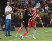 ألميريا يحقق فوزه الأول في الدوري الإسباني بثنائية أمام إشبيلية