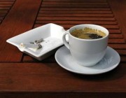 دراسة: مركبات عضوية في القهوة تجعل المدخنين أكثر شرهاً للسجائر