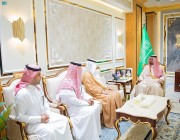 سمو أمير الحدود الشمالية بالنيابة يلتقى مدير الشركة السعودية للكهرباء بالمنطقة