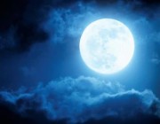“فلكية جدة”: رصد آخر قمر عملاق لهذا العام غداً