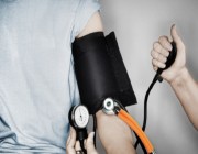 لماذا يجب أخذ قراءات ضغط الدم من كلا الذراعين؟! .. علماء يكشفون السبب