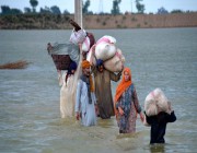 وزير خارجية باكستان ينشد مساعدة بلاده بعد فيضانات “عارمة”