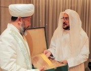 وزير الشؤون الإسلامية يلتقي مفتي كازاخستان على هامش مؤتمر “زعماء الأديان”