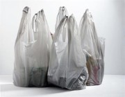 عُمان تحظر استيراد الأكياس البلاستيكية