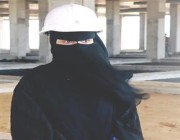 طالبة يمنية تُطبق دراستها النظرية بمشروع مدينة الملك سلمان الطبية والتعليمية بالمهرة (فيديو)