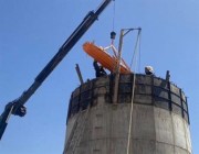 “مدني الحناكية” ينقذ شخصاً سقط في خزان مياه تحت الإنشاء
