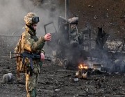 مقتل 23 شخصاً وإصابة 28 في هجوم صاروخي روسي استهدف موكباً للسيارات في أوكرانيا