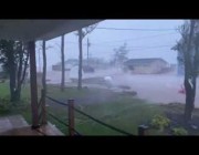 إعصار فيونا يضرب الشواطئ في كندا
