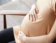 استشاري نساء وولادة توضح التأثيرات السلبية الناتجة عن قص العجان بالطول