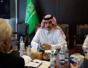 السفير آل جابر يبحث مع المبعوث الأمريكي الحفاظ على الهدنة في اليمن