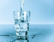 «الغذاء والدواء» توضح حقيقة خطورة الصوديوم الموجود في المياه المعبأة