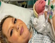 بريطانية تنجب طفلها بعد 24 ساعة من اكتشاف حملها