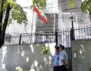دبلوماسيون إيرانيون يحرقون وثائق قبل ساعات من مغادرتهم ألبانيا