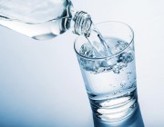 شرب الماء والشيخوخة.. خبيرة طبية تكشف “العلاقة السحرية”