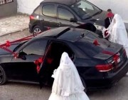 عريس يشعل مواقع التواصل بزواجه من امرأتين في حفل زفاف واحد