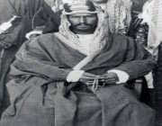 ما هو سبب تأجيل الملك عبدالعزيز استعادة الرياض في عام 1318هـ؟
