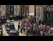موكب الملك تشارلز الثالث يصل إلى قصر باكنغهام في لندن