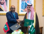 وزير الخارجية يلتقي وزير خارجية المالديف ويوقعان مذكرة تفاهم للمشاورات السياسية بين البلدين