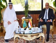 وزير الدولة لشؤون مجلس الشورى يلتقي بوزير الطيران المصري