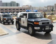 نقل 20 مخالفًا.. شرطة مكة تلقي القبض على مواطن
