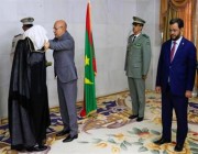 الرئيس الموريتاني يقلد أمين رابطة العالم الإسلامي وسام الاستحقاق (صور)