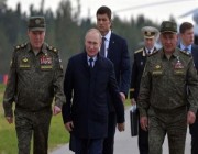 روسيا تنظم مناورات للقوات النووية الاستراتيجية بحضور بوتين