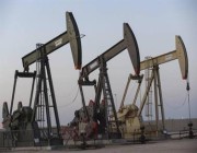 النفط يرتفع أكثر من دولار وسط طلب قوي وتراجع مخاوف الركود