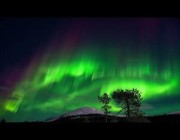 أضواء حمراء نادرة تظهر في سماء فنلندا