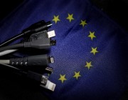 أوروبا تسعى لتوحيد «شاحن الهاتف»