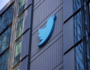 سهم «تويتر» يتراجع بنسبة 16% وسط قلق للأمريكيين من «ماسك»