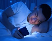 ما العلاقة بين الضوء الأزرق واضطرابات النوم؟