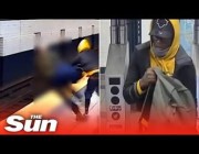 ملثم يدفع أحد الأشخاص على مسار مترو بروكلين بأمريكا
