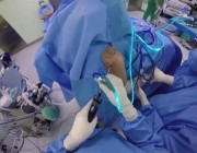 جراحة معقدة بالمنظار تعيد حركة مفصل الكتف لمريضة في نجران