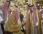 أمير الرياض يؤدي صلاة الميت على والدة الأمير سعود بن مساعد