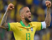مدرب البرازيل يوضح سبب استدعاء داني ألفيش لـ كأس العالم